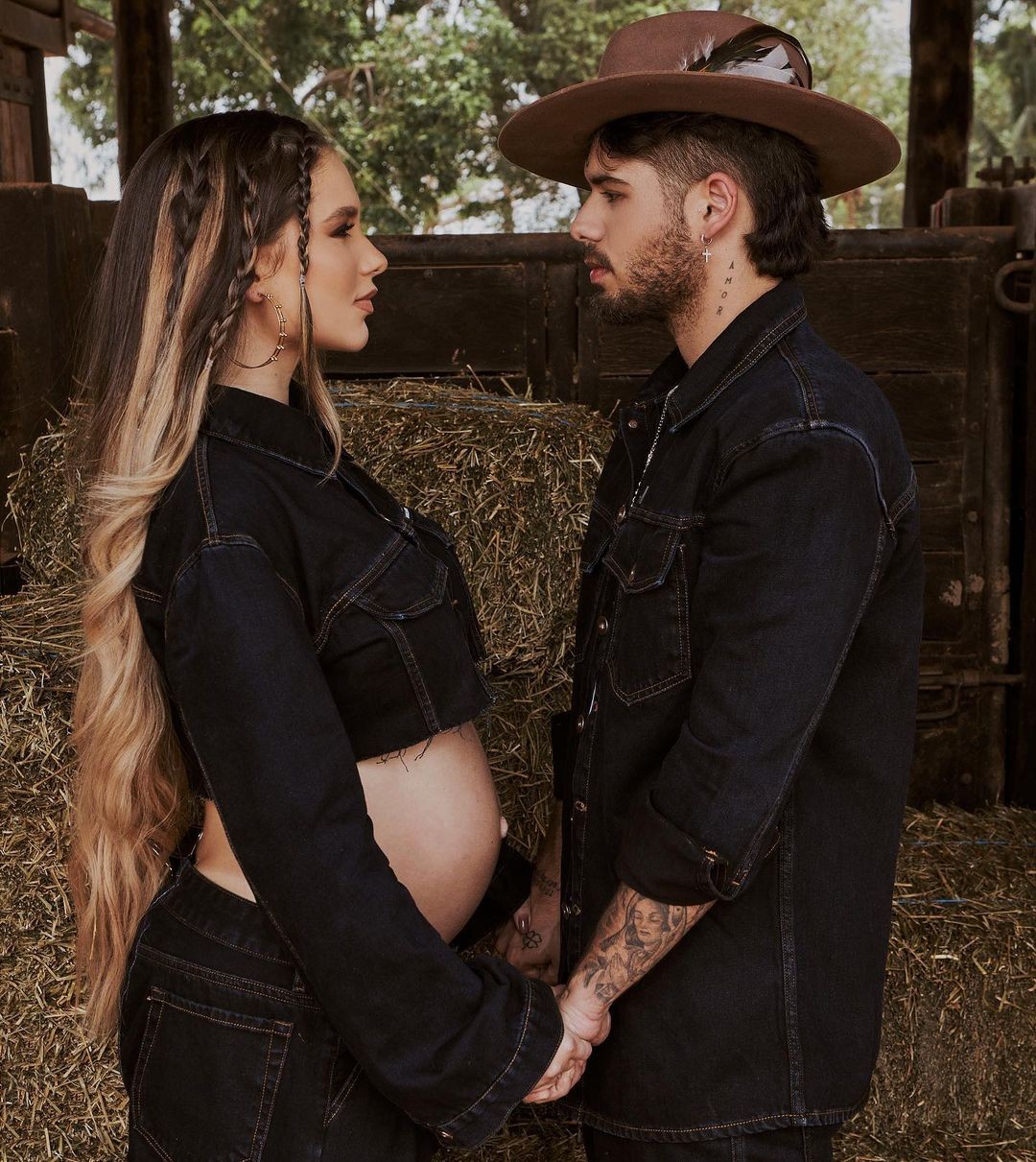 Ensaio fotográfico de Virgínia, grávida de 8 meses, e o cantor Zé Felipe  — Foto: Reprodução/Instagram