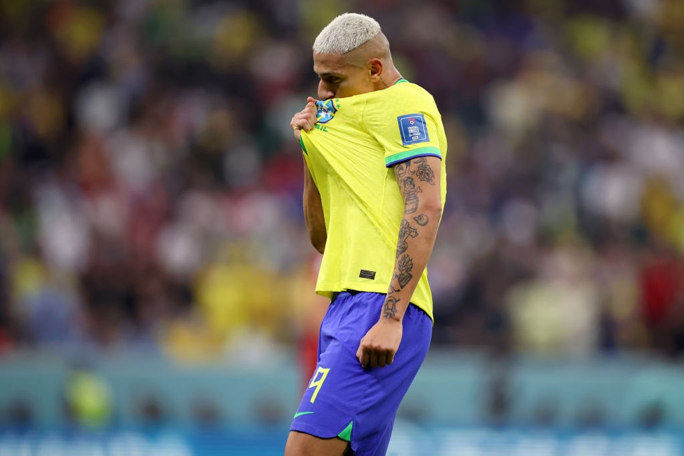 Destaque na Copa do Mundo 2022, Richarlison chama atenção com seu cabelo descolorido — Foto: Hector Vivas - FIFA/FIFA via Getty Images