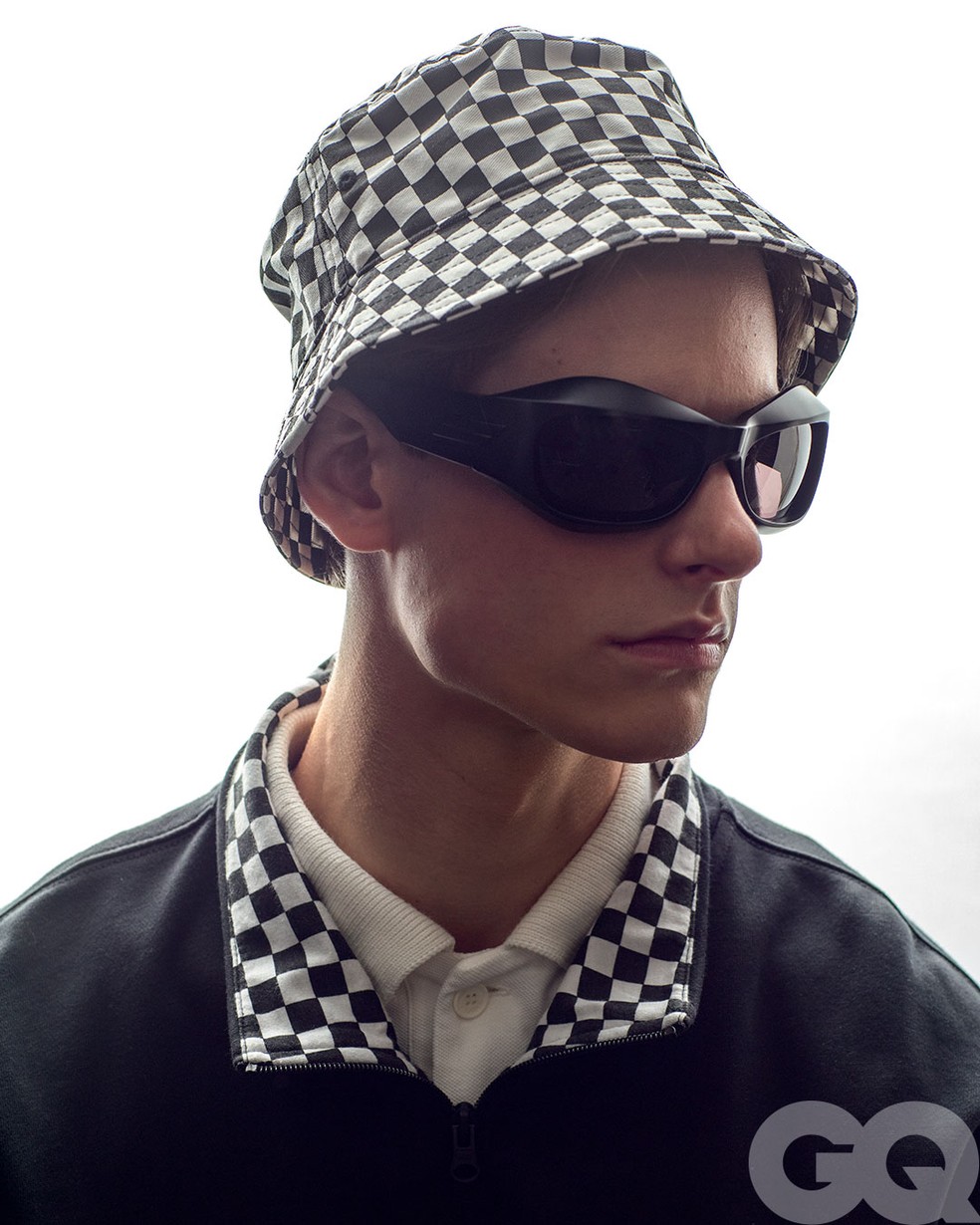 Moda streetwear também aparece nos óculos de sol — Foto: Franco Amendola