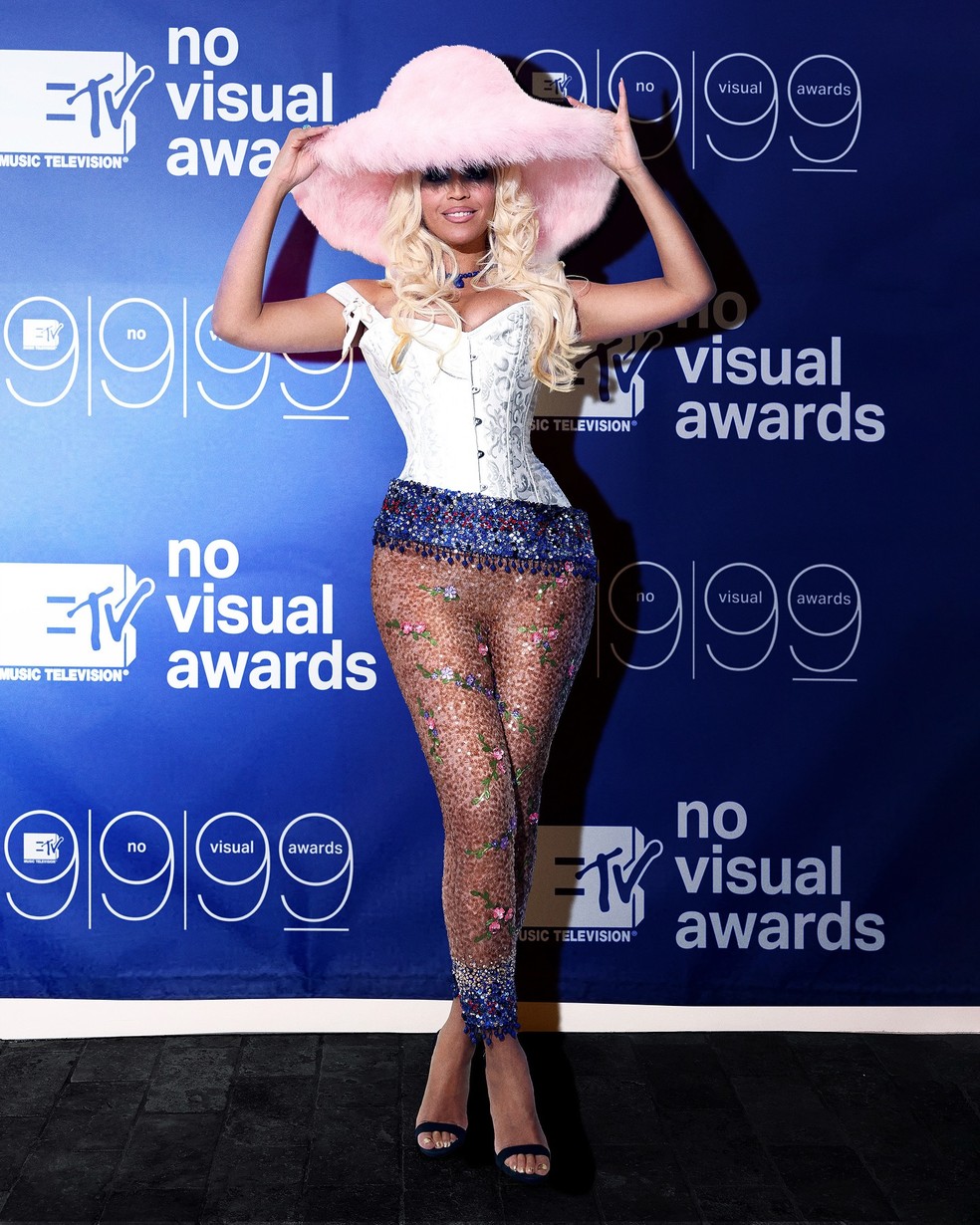 Rainha do marketing! Beyoncé ironiza fãs, faz propaganda de suas marcas ...