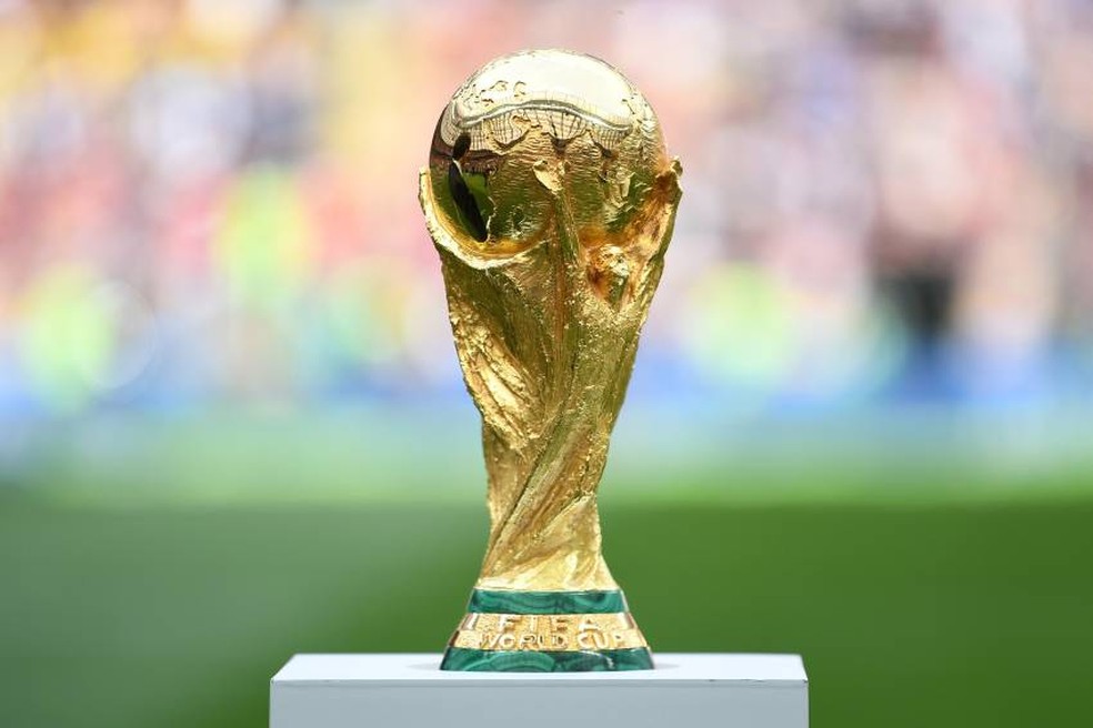 Atual taça oficial da Copa do Mundo  — Foto: Michael Reagen / Fifa