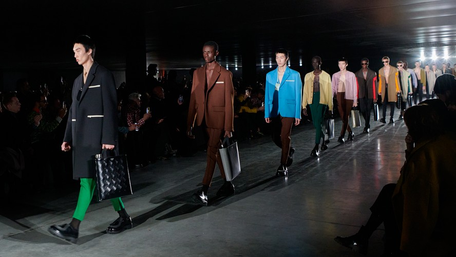 Prada levou alfaiataria utilitária em Semana de Moda de Milão 2023