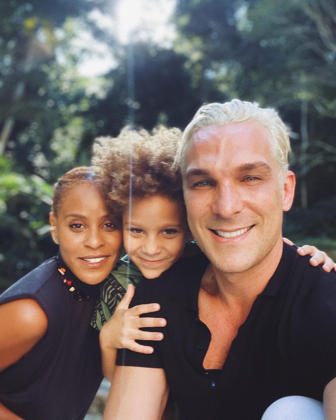 Aline Wirley e Igor Rickli com o filho Antônio — Foto: Instagram/Reprodução