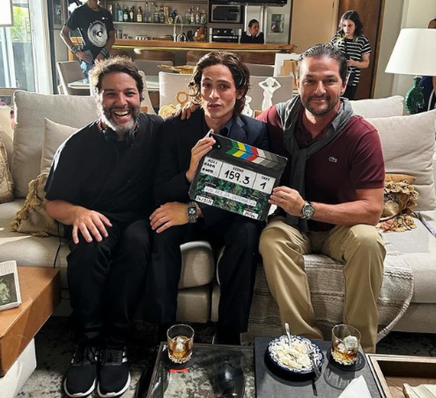 Marcelo Serrado posa com João Guilherme em bastidores de novo filme: 'Meu  querido' | GQ | GQ