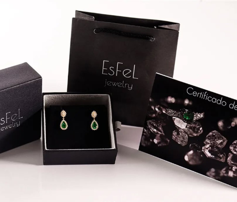 Um brinco de esmeralda na loja "disruptiva" de Eric, que mantinha identidade secreta no Brasil — Foto: Reprodução/Instagram