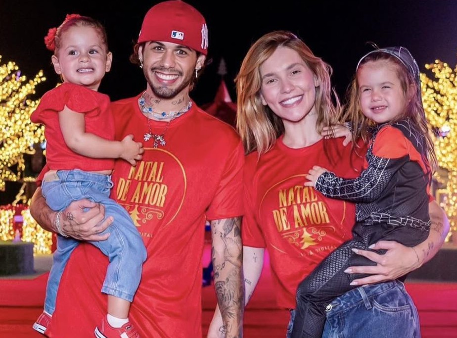 Virginia Fonseca curte evento de Natal ao lado da família: 'Dia muito  especial'