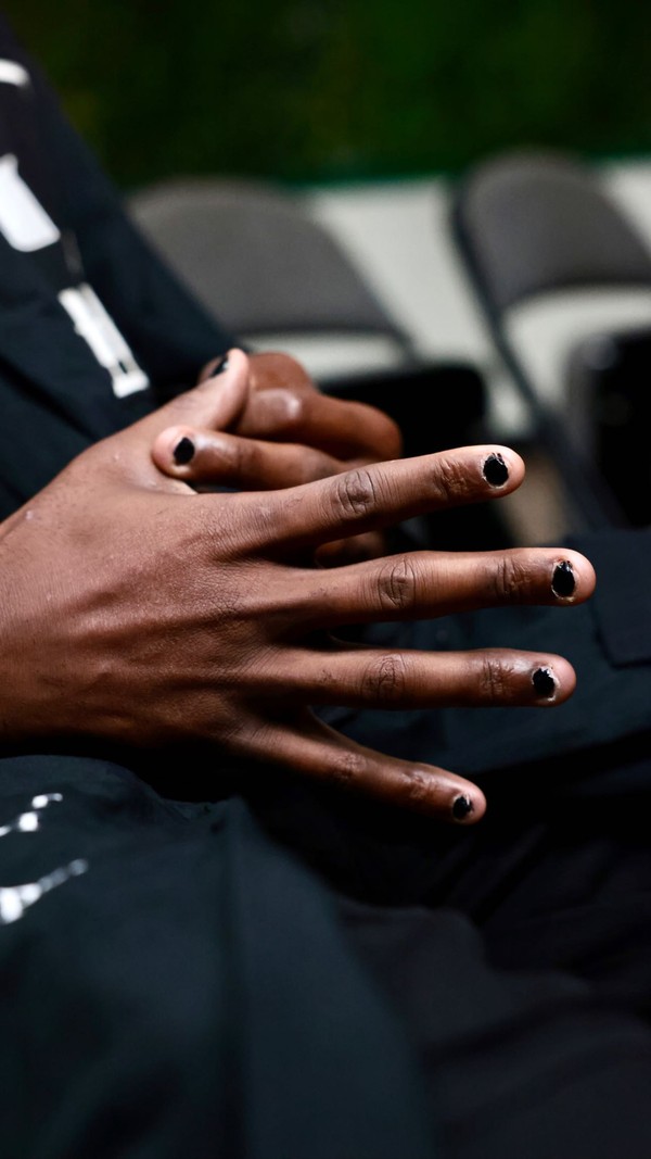 Jimmy Butler aparece com visual ‘emo’ no Media Day da NBA e viraliza ...