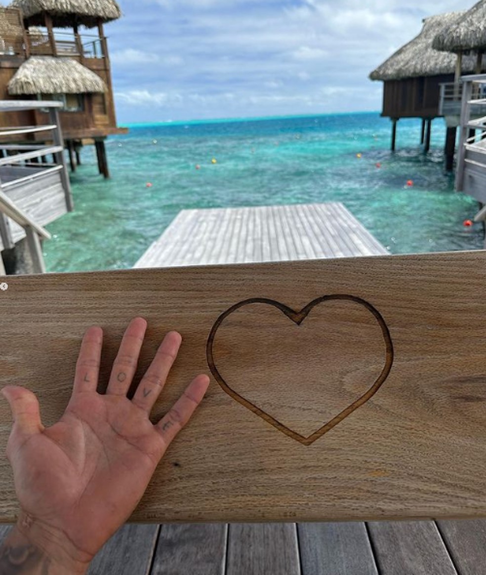 Gabriel Medina curte férias em Bora Bora — Foto: Instagram