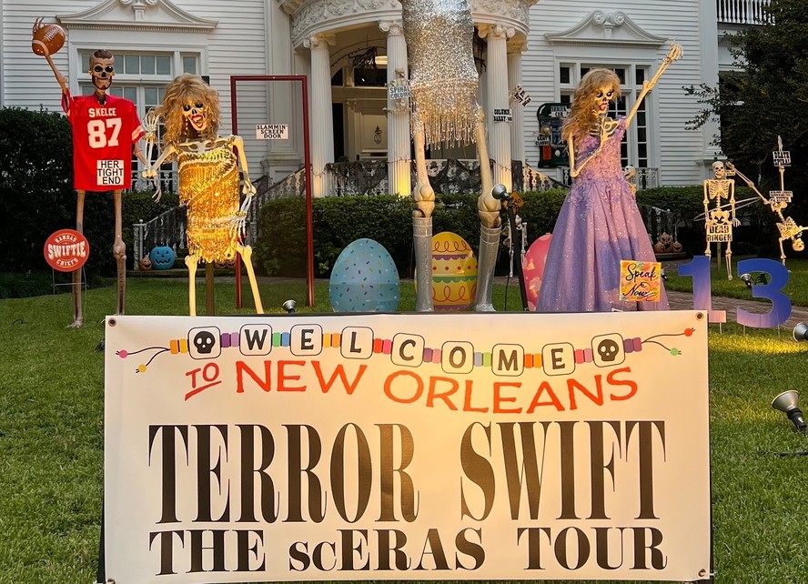 Casa nos EUA se inspira em turnê de Taylor Swift para decoração de Halloween: esqueletos de até 3 metros
