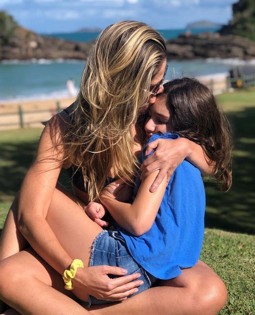 Ingrid Guimarães e a filha, Clara — Foto: Instagram