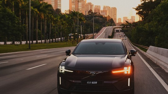 Volvo ES90: novo sedã elétrico que chega ao Brasil mescla velocidade e silêncio Volvo ES90: novo sedã elétrico que chega ao Brasil mescla velocidade e silêncio