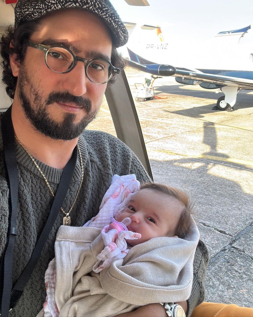 Renato Goés com a filha Tereza — Foto: Instagram/Reprodução