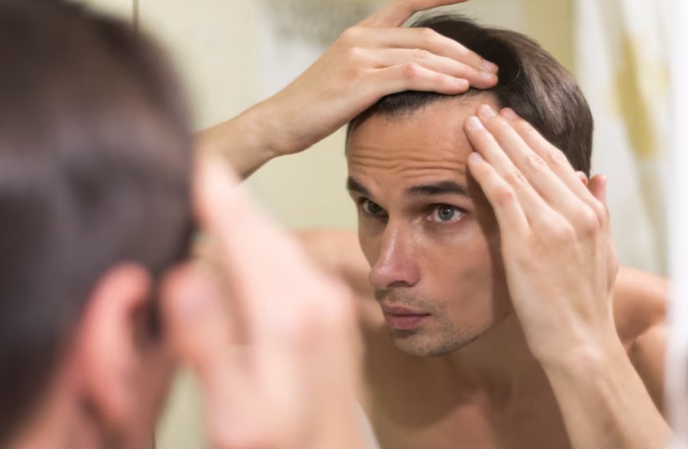 Médicos afirmam que não há relação entre consumo de creatina e queda de cabelo — Foto: Freepik
