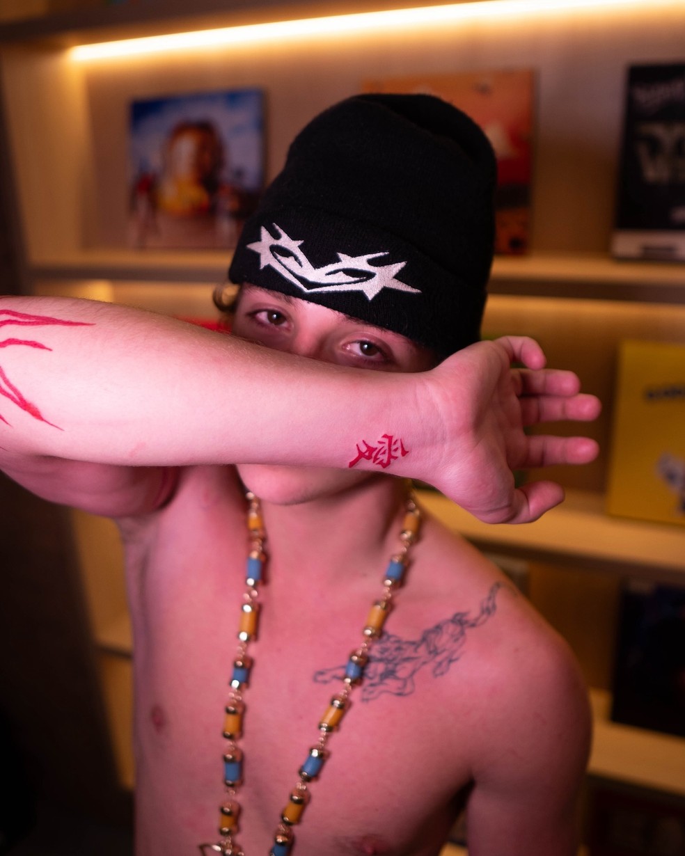 Juliano Floss exibe novas tatuagens  — Foto: Instagram/Reprodução