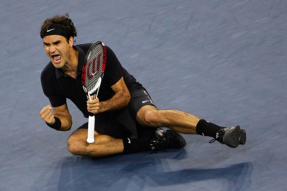 Federer causou impacto no US Open 2007 com look todo preto (Foto: Chris McGrath/Getty Images) — Foto: GQ