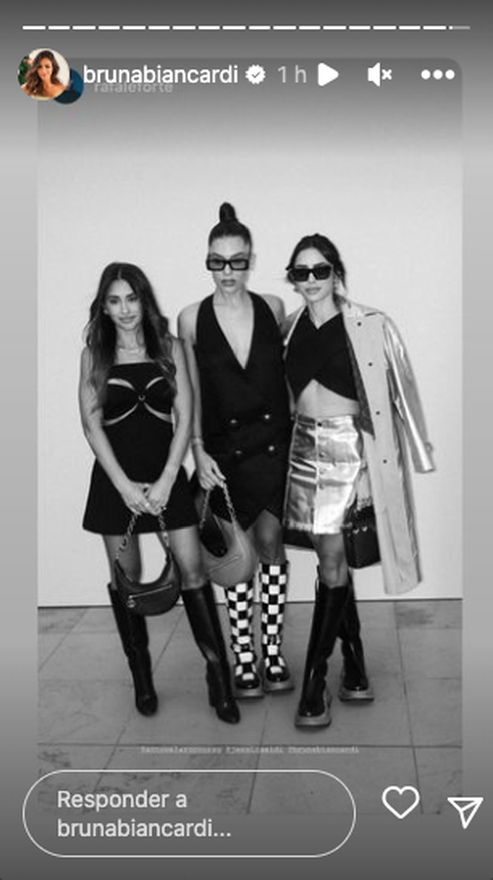 Bruna Biancardi, Antonella Roccuzzo e Jessica Aidi, durante desfile da Louis Vuitton na Semana de Moda em Paris — Foto: Reprodução Instagram