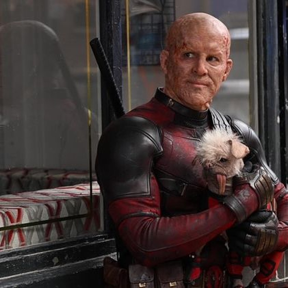 Ryan Reynolds mostra processo de descaracterização de Deadpool: 'Leva ...