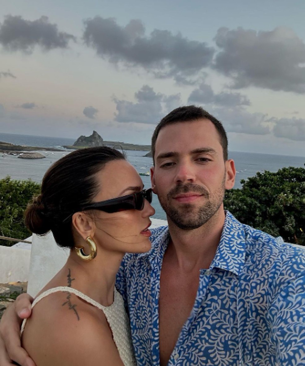 Rafa Kalimann abre álbum de viagem para Fernando de Noronha com namorado