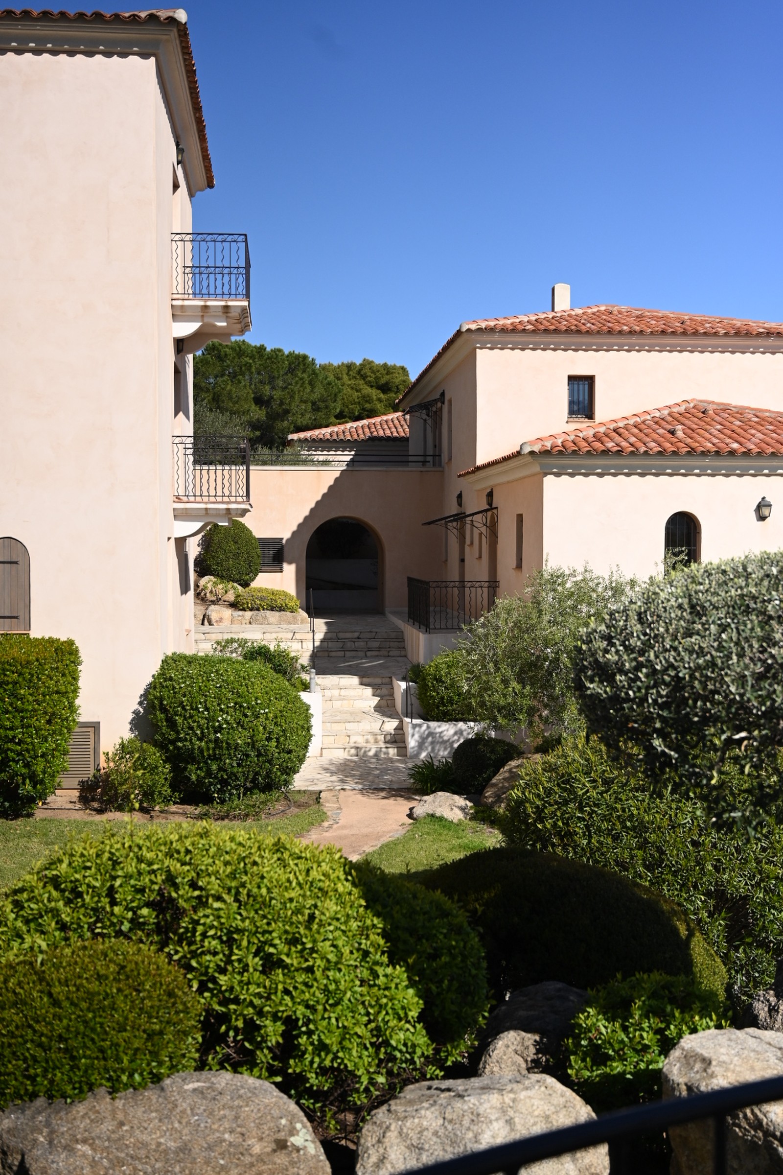 Na Córsega, a Villa Calvi é um dos melhores hotéis da ilha  — Foto: Amélie Monti 