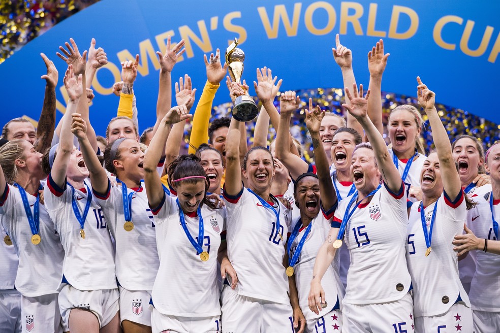 As americanas são as atuais campeãs mundiais, levantaram a taça na Copa de 2019 — Foto: Getty Images