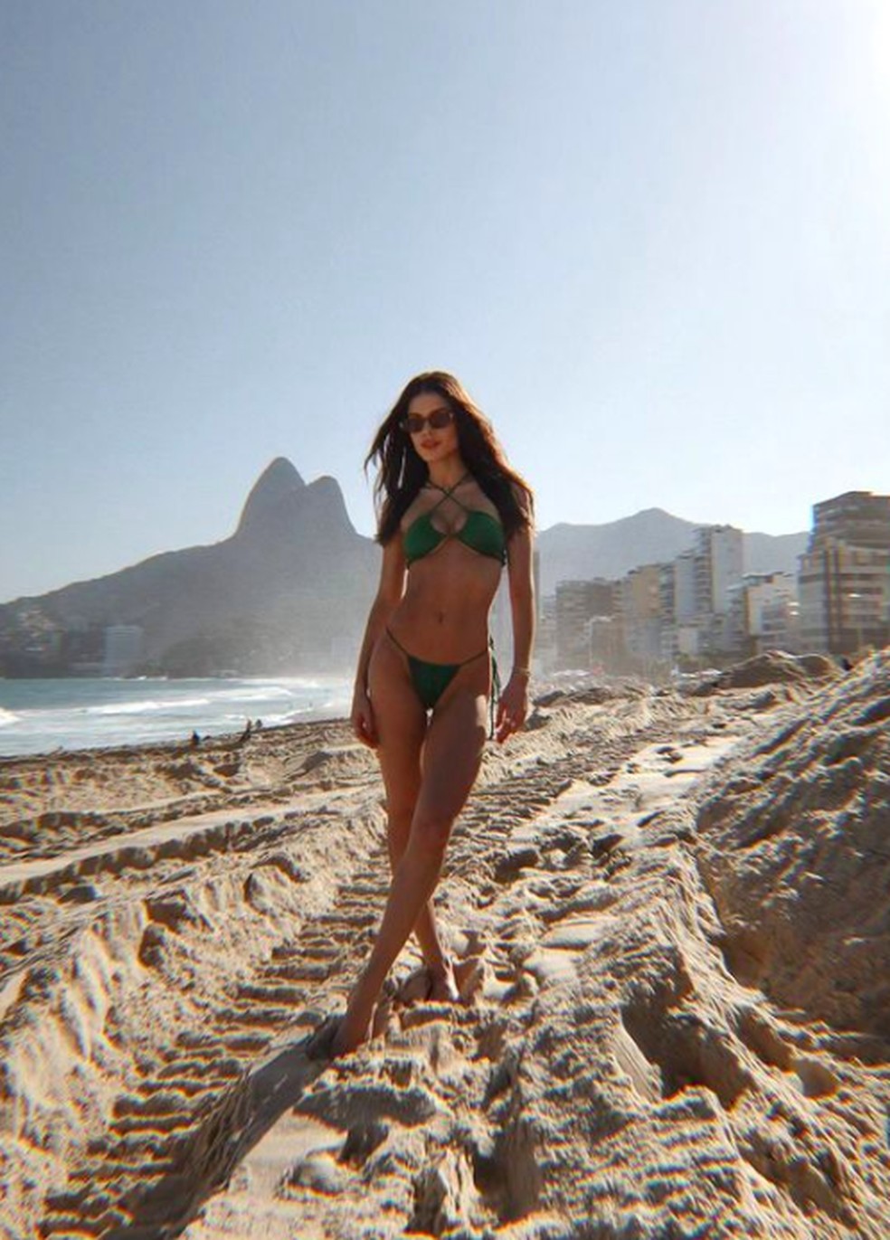 Vitória Strada em praia do Rio de Janeiro — Foto: Reprodução Instagram