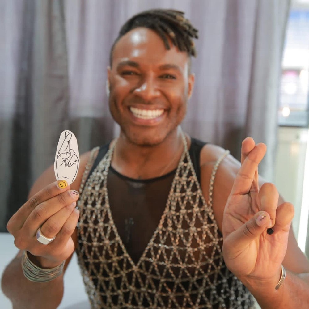 Fred Nicácio mostra tatuagem nova e explica significado: 'Proteção'