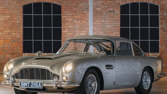 'Sem Tempo para Arrematar': réplica de Aston Martin DB5 usada por 007 é leiloada por R$ 17 mi