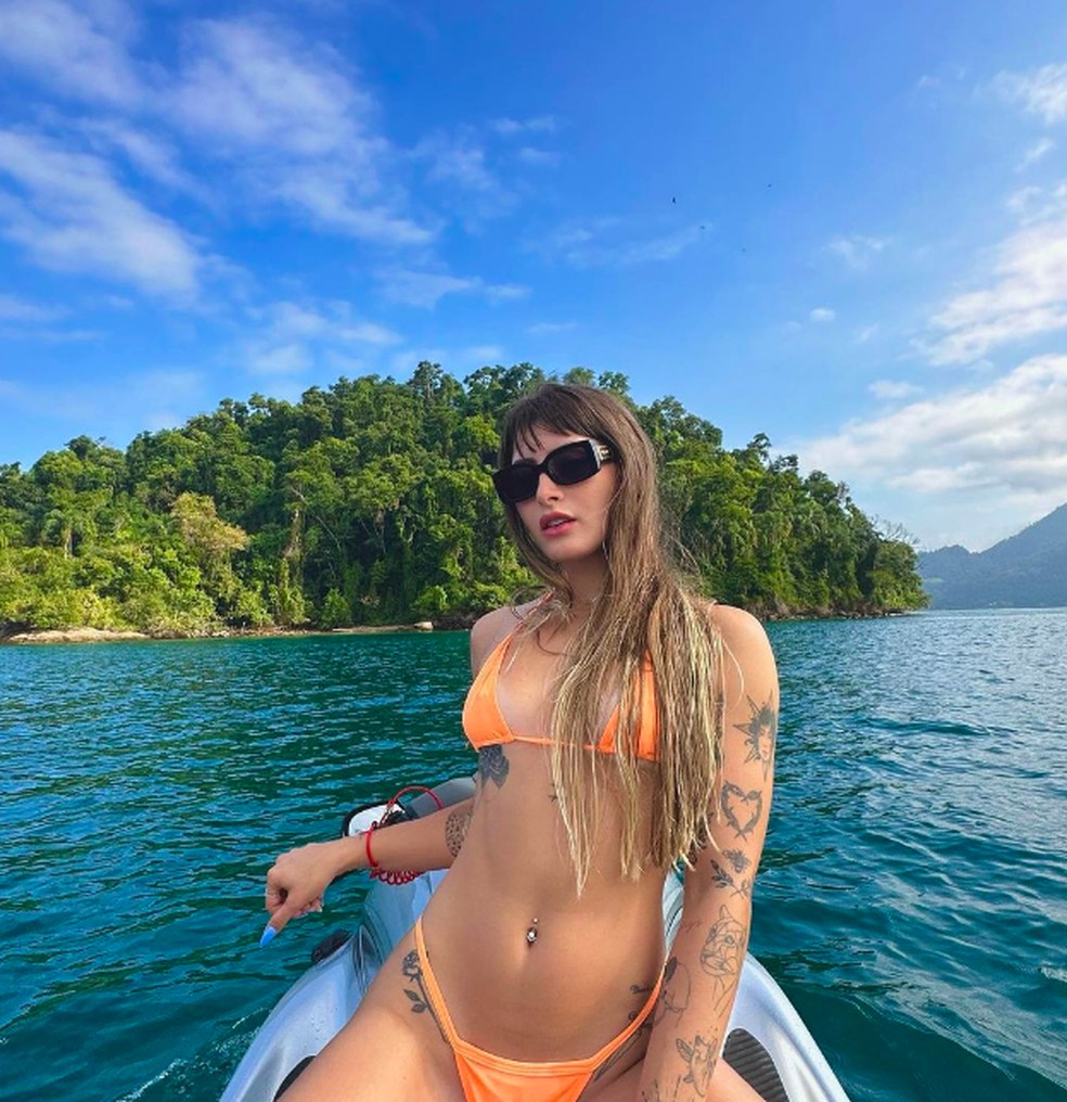 Agatha Sá em passeio de barco — Foto: Reprodução Instagram