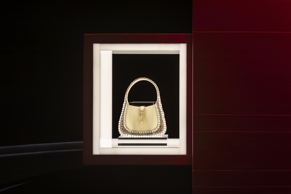 Gucci Cosmos: exposição dos designs mais icônicos da marca em 102 anos de  história