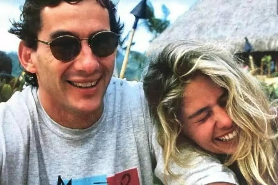 Adriane Galisteu faz post em homenagem a Ayrton Senna: 'pra sempre'