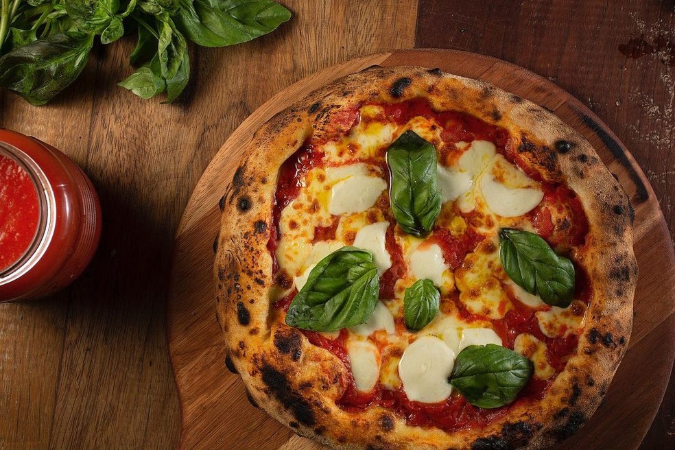 Pizza de Margherita, da Artesanos Bakery. — Foto: Reprodução/Instagram