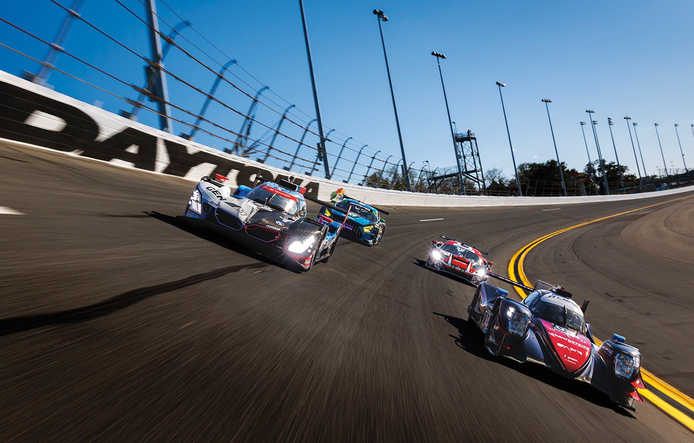 Acompanhamos a insana Rolex 24 at Daytona, corrida que dura 24 horas e ...
