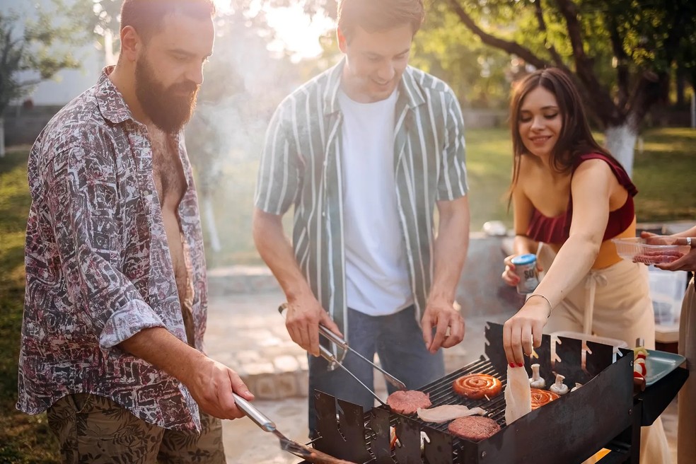 Comer menos carne faz bem para a saúde — Foto: Getty Images / StefaNikolic
